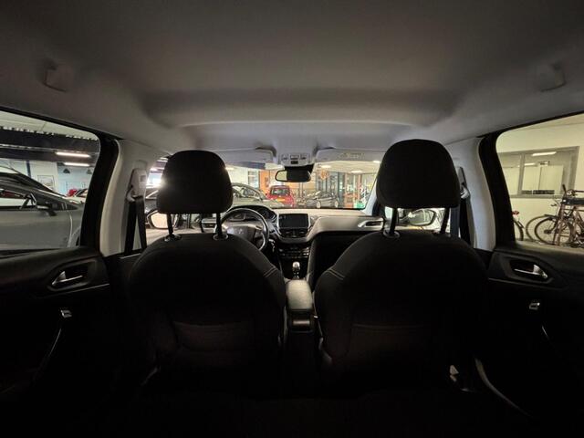Peugeot 208 1.2 PureT. Tech Ed.