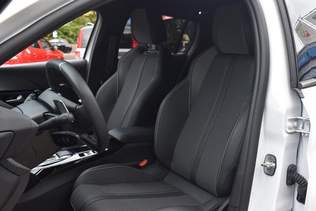 Peugeot 208 Hybrid 110 e-DCS6 GT Carplay Navi | Camera | Half-Leder | Sfeerverlichting | 12 mnd BOVAG garantie Whatsapp 06-53188999