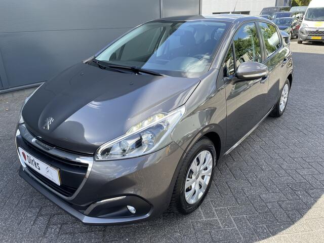 Peugeot 208 82pk Blue Lion (Navigatie - Apple Carplay - Airco - Parkeersensoren - 4S banden)