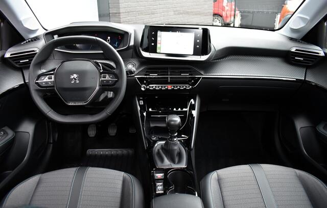 Peugeot 208 1.2 PureTech 100PK Allure Pack | Carplay | 3D | Stoelverw. | Adapt. Cruise | Incl. garantie