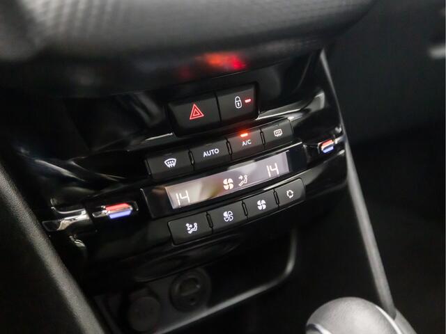 Peugeot 208 1.2 PureTech Sport Automaat (APPLE CARPLAY, NAVIGATIE, CLIMATE, SPORTSTOELEN, LM VELGEN, CRUISE, NIEUWE APK, NIEUWSTAAT)