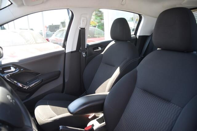 Peugeot 208 1.2 PureTech Blue Lion Navi | Bluetooth | PDC | Cruise | Airco