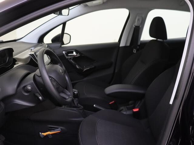 Peugeot 208 1.2 82PK Blue Lion | Parkeerhulp | Navigatie | Armsteun |