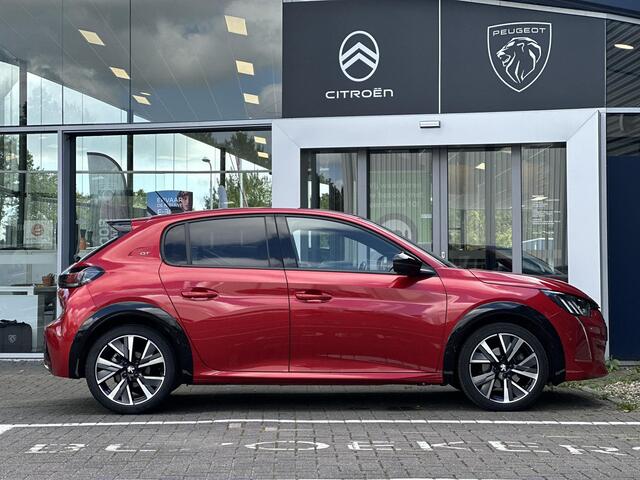Peugeot 208 1.2 PureTech 130pk GT | Afneembare Trekhaak | Keyless Start | Parkeercamera/-sensoren | Apple Carplay/Android Auto | Climate Control | Navigatie | Sfeerverlichting | Keyless Start | Dodehoek | Cruise Control |