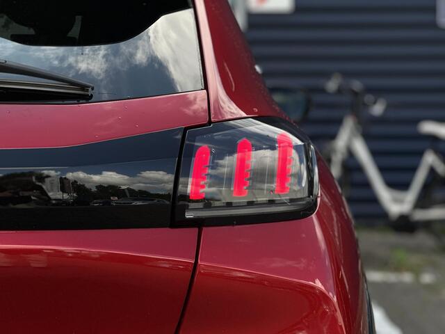 Peugeot 208 1.2 PureTech 130pk GT | Afneembare Trekhaak | Keyless Start | Parkeercamera/-sensoren | Apple Carplay/Android Auto | Climate Control | Navigatie | Sfeerverlichting | Keyless Start | Dodehoek | Cruise Control |