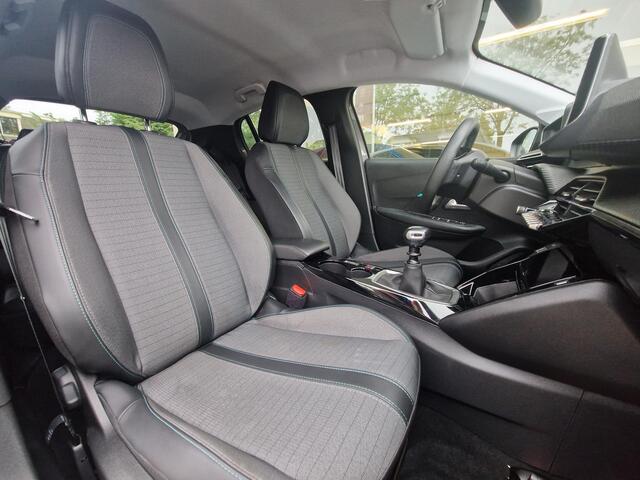 Peugeot 208 1.2 PureTech Allure Pack | Climate & Cruise Control | Parkeersensoren | AppleCarPlay/AndroidAuto |
