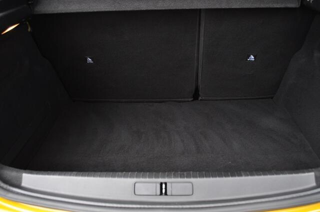 Peugeot 208 1.2 GT 130Pk pano navi cam key-less