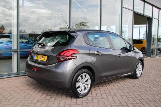 Peugeot 208 1.2 PureTech Active Airco Navi Carplay DAB 5-drs