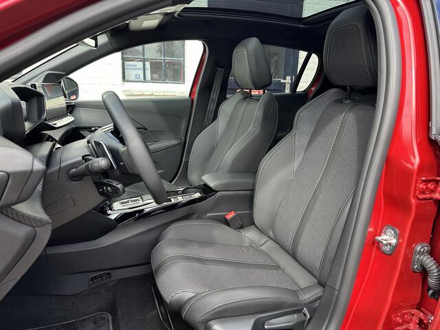 Peugeot 208 1.2 Hybrid 145 PK GT Automaat | Meest Complete Uitvoering | Glazen Panoramadak | Navigatie | 360 Graden Camera | Dode Hoek Detectie | Climate Control | Keyless Entry & Start | Cruise Control | Sportstoelen | 17" Lichtmetalen Velgen | Full LED Verlichting 