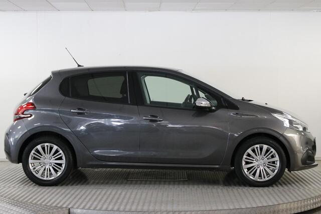 Peugeot 208 1.2 PureTech Signature 82 PK! Airco | Carplay | Navi | Cruise | Bluetooth.