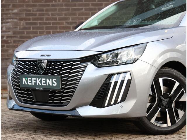 Peugeot 208 Allure Hybrid 100PK | AppleCarplay/Android Auto | Camera | Parkeersensoren | FULL LED | Voorstoelen Verwarmd | Keyless | Climate Control | Adaptive Cruise Control | 16" LMV | Isofix | Privacy Glass |