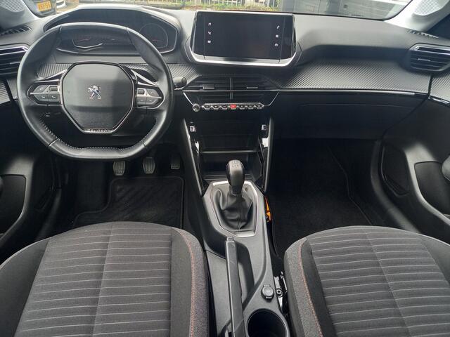 Peugeot 208 1.2 PureTech Active met o.a. Navigatie, Parkeersensoren en Bluetooth!