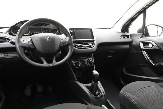 Peugeot 208 1.2 PureTech Active | Navigatie | Trekhaak | Airco | 5 deuren | Metaallak | Cruise control | Elektrische ramen