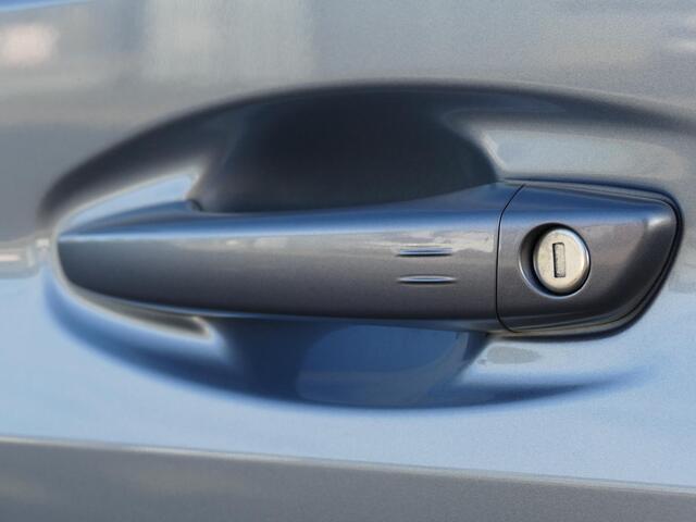 Peugeot 208 1.2 PureTech 100 GT | Navigatie | Climate Control | Camera | Full LED | 17'' LM Velgen | Keyless Entry & Start