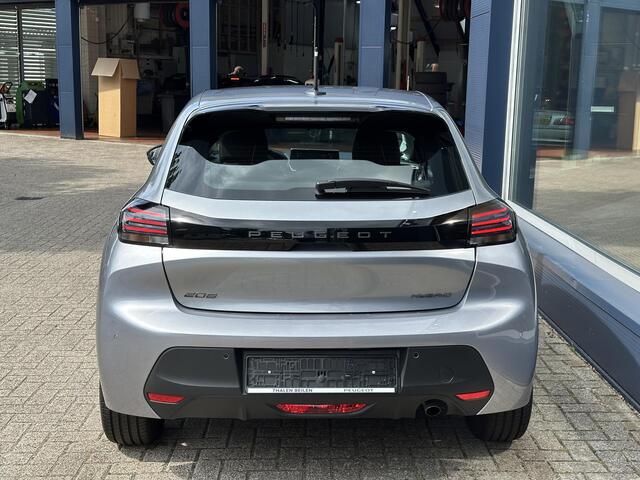 Peugeot 208 1.2 Hybrid 110 PK Style | NETTO DEAL | Automaat | Nieuw Model 2025! | Hybride Elektrisch rijden met Automaat | Navigatie via Telefoon | LED Verlichting | Apple Carplay/Android Auto | Cruise Control | Stoelverwarming |