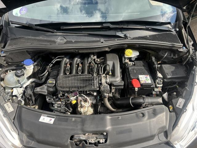 Peugeot 208 1.2 PureT. Blue Lion NAVI CRUISE PDC CARPLAY NAP!