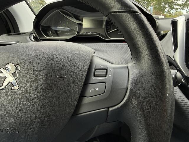 Peugeot 208 1.2 PureTech Signature | PDC | Navi | LM Velgen | Airco | Apple Carplay/Android Auto | RIJKLAARPRIJS INCL 12 MAANDEN GARANTIE EN BEURT