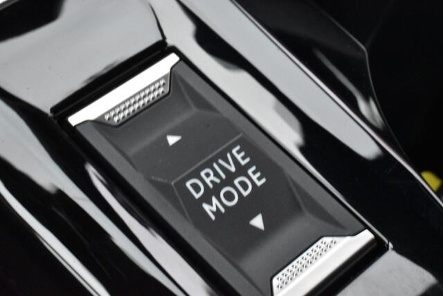 Peugeot 208 Hybrid 136 e-DCS6 GT Navi | Camera V+A | Airco | ** Zeer compleet