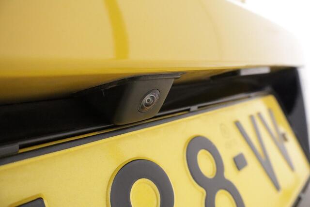 Peugeot 208 1.2 PureTech Allure 100pk | 17 inch LM velgen | Apple carplay/android auto |