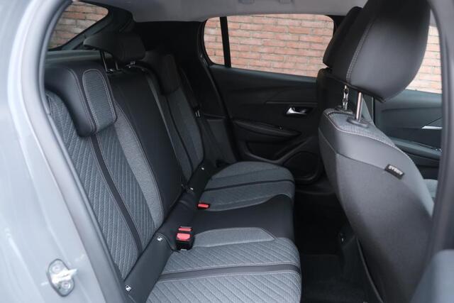 Peugeot 208 1.2 PureTech 100pk Allure | Navi | App Connect | Climate | Adaptive Cruise | Camera | Blind Spot | PDC