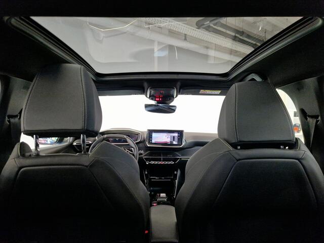 Peugeot 208 Hybrid 136 e-DCS6 GT | Automaat | Panoramadak | Draadloze telefoonlader | Achteruitrijcamera