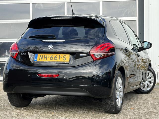Peugeot 208 1.2 PureTech Blue Lion 82pk | Airco | Apple Carplay/Android Auto | Cruise control | DAB | Isofix bevestiging voor kinderzitjes | Navigatiesysteem full map | Parkeersensor achter | Zeer netjes!