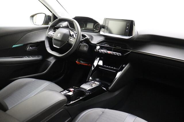Peugeot 208 1.2 100pk Automaat Allure | Navigatie | Climate Control | Parkeersensoren | Lichtmetalen velgen | Privacy Glass | Achteruitrijcamera