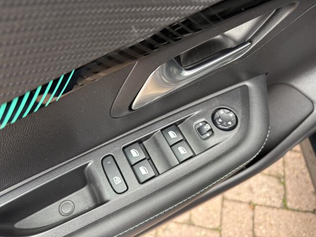 Peugeot 208 1.2 PureTech Blue Lease Allure, navi, trekhaak, climate/cruise