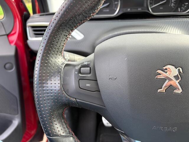 Peugeot 208 1.2 PURETECH GT-LINE / PANO / CRUISE