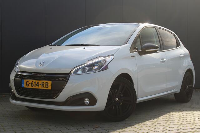 Peugeot 208 1.2 PureTech GT-Line | Incl. 12 maanden garantie | Cruise control | Climate control | Panorama dak | Bluetooth | Navigatie | Achteruitrijcamera | Lichtmetalen velgen | Parkeersensoren | DAB | Sportstoelen