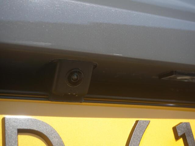 Peugeot 208 Hybrid 136 e-DCS6 GT | Automaat | Navigatie | Draadloze telefoonlader | Camera voor en achter | Adaptieve Cruise Control