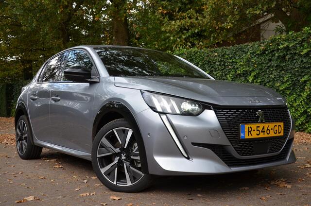 Peugeot 208 1.2 PureTech GT Automaat/Navi/Ecc/Pdc/Apple Carplay/Android Auto/Extra getint glas/Volledig digitaal instrumentenpaneel/Cr-Controle/Led/Lmv