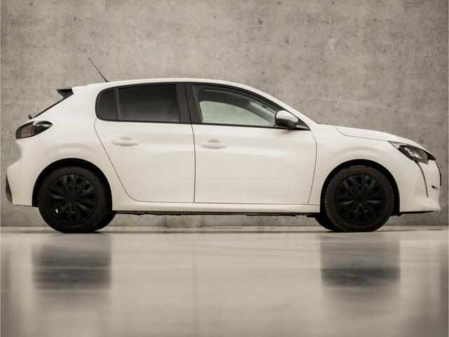 Peugeot 208 1.2 PureTech Sport (APPLE CARPLAY, GROOT NAVI, PARKEERSENSOREN, GETINT GLAS, SPORTSTOELEN, LANE ASSIST, NIEUWE APK, NIEUWSTAAT)