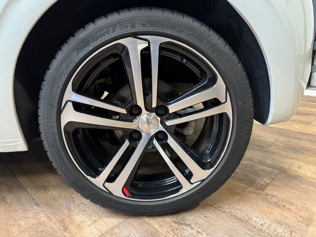 Peugeot 208 1.2 Pure Tech GT-Line / NAVI / PANORAMADAK / CLIMA / CAMERA /