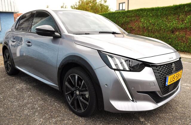 Peugeot 208 1.2 GT 130Pk. Aut. Pano leer/alc nav trh