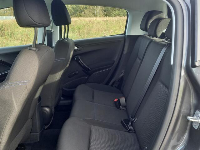 Peugeot 208 1.2 PureTech Signature