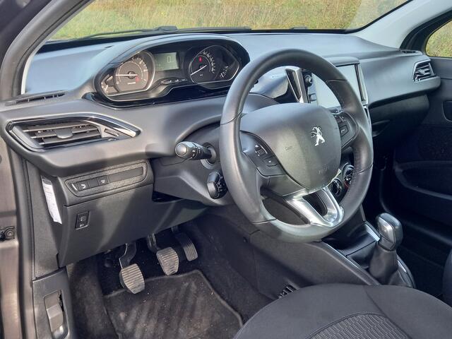 Peugeot 208 1.2 PureTech Signature