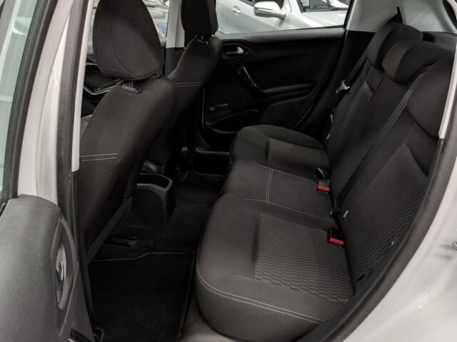 Peugeot 208 1.2 PureTech Blue Lease Airco, Cruise Control, Navigatie, Stuurbekrachtiging