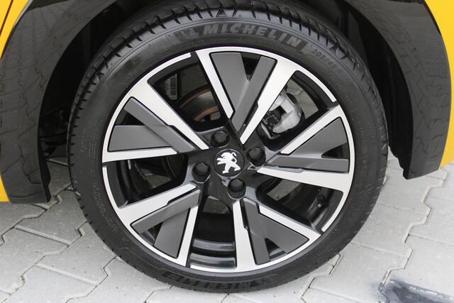 Peugeot 208 1.2 PureTech GT | Incl. 12 maanden garantie | 100% onderhouden | Cruise control | Climate control | Stoelverwarming | Apple carplay/Android auto | Parkeercamera |