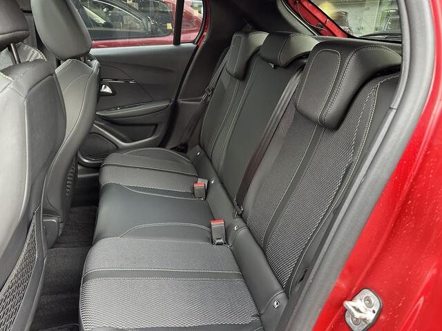 Peugeot 208 1.2 Hybride Automaat 110pk GT | Full map Navigatie | Drive Assist met Adaptieve Cruise Control | Panoramadak | 360 graden Camera Rondom | Draadloze telefoonlader | Mirrorlink functie voor Apple carplay en Android Auto | Full led koplampen |