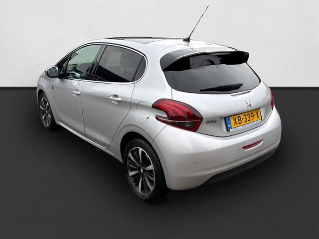 Peugeot 208 1.2 PureTech Tech Edition CRUISE / CAMERA / NAVI / PANO / CLIMATE