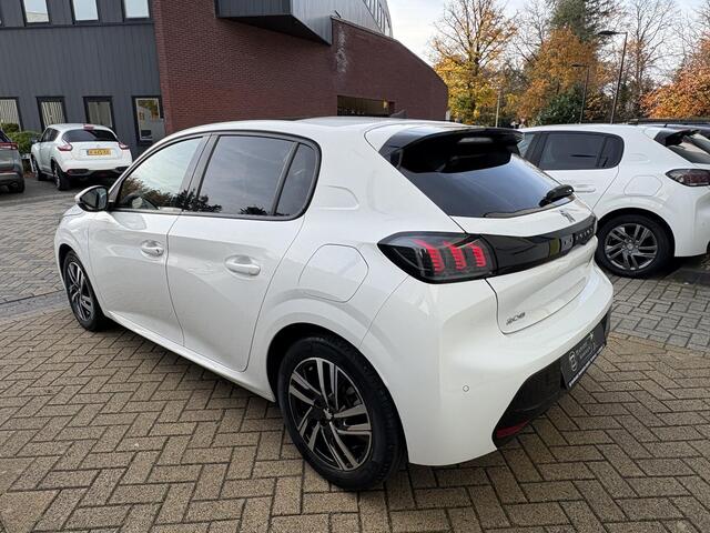 Peugeot 208 1.2 PureTech Allure Panoramadak, 360 Camera, Stoelverwarming, Cruise Control Adaptief