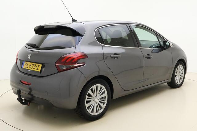 Peugeot 208 1.2 PureTech Allure | Apple carplay/Android auto | Navigatie | Trekhaak | Lichtmetalen velgen 16'' | Climate control | Parkeersensoren |