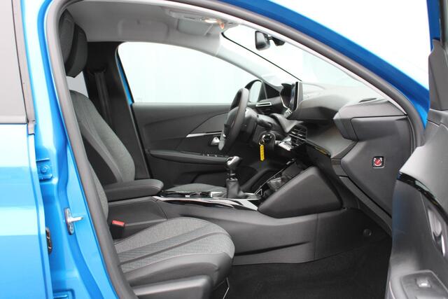 Peugeot 208 1.2 PT 100 ALLURE Peugeot 208 1.2 PureTech 100 Allure Navigatie/ Camera