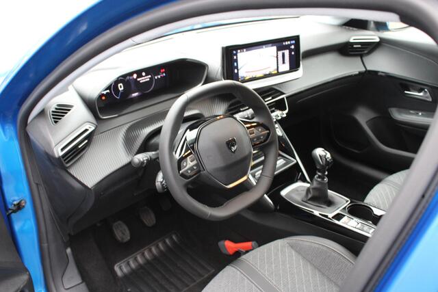 Peugeot 208 1.2 PT 100 ALLURE Peugeot 208 1.2 PureTech 100 Allure Navigatie/ Camera