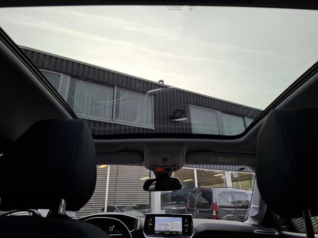 Peugeot 208 1.2 100 Allure Pano/Clima/Nav/Cam