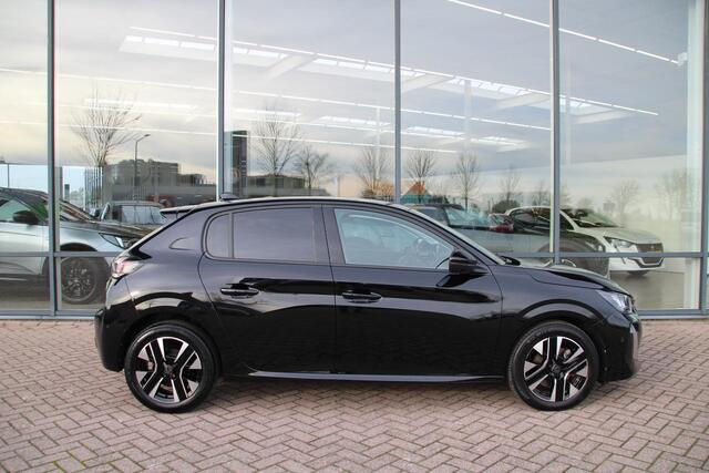 Peugeot 208 1.2 PureTech 100pk Allure Airco 360 Camera Carplay 7587km!