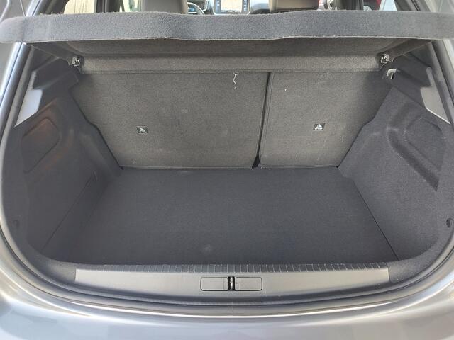 Peugeot 208 1.2 PURETECH ALLURE AUTOMAAT Panoramadak | Keyless | Stoelverwarming