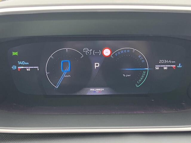 Peugeot 208 Hybrid 136 e-DCS6 GT / Adaptieve Cruise Control / Navigatie-pakket / Parkeersensoren Voor & Achter / Apple Carplay/Android Auto / Parkeercamera Voor & Achter / Climate Control / Dodehoekdetectie /