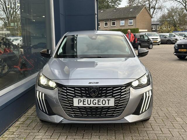 Peugeot 208 Allure 1.2 Turbo 100 PK 6-Bak | LED Koplampen | Facelift Model | Parkeersensoren Rondom | 10'' inch Touch Screen | Draadloze telefoon Navigatie via Apple Car play/ Android Auto | Cruise Control | Rijbaan Bewaking | Stuurwiel Bediening | Half Lederen Bekl